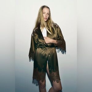 Zara Silk Lace Dresseing Gown Cover-Up Size M-L